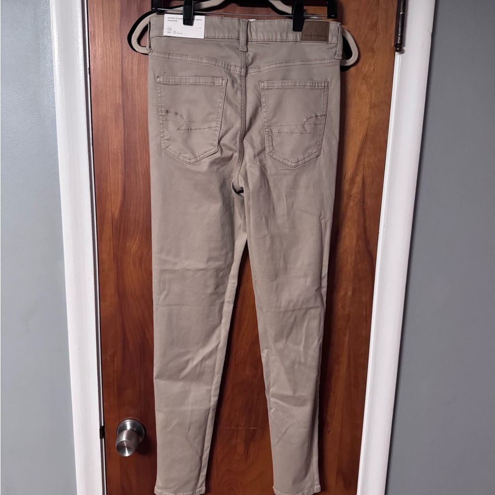 NWT American Eagle Outfitters Women's Beige Skinny Jeans - Picture 4 of 4